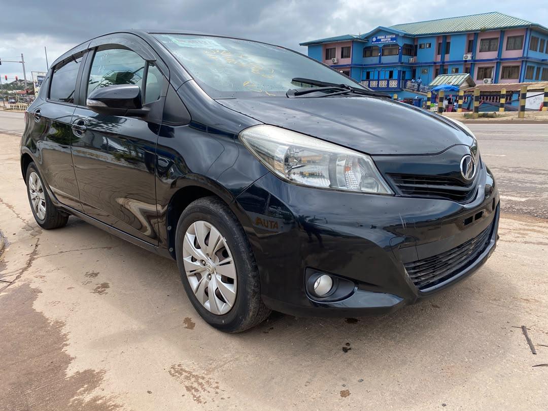 2012 TOYOTA VITZ thumbnail 3